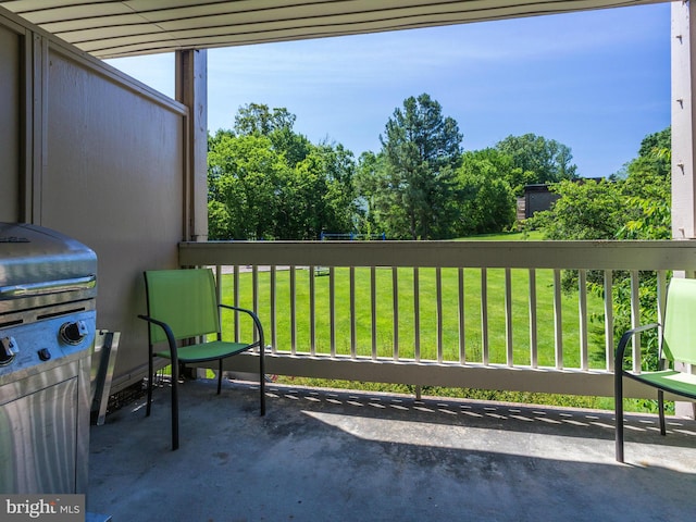 balcony with area for grilling