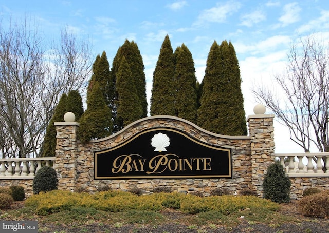 view of community / neighborhood sign