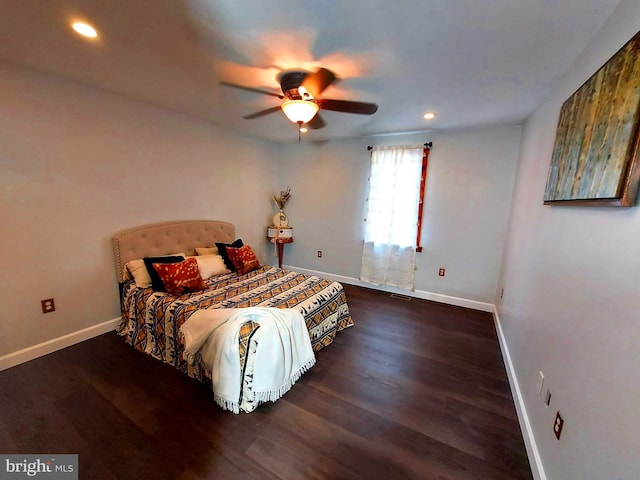 bedroom with dark wood-style floors, ceiling fan, recessed lighting, and baseboards