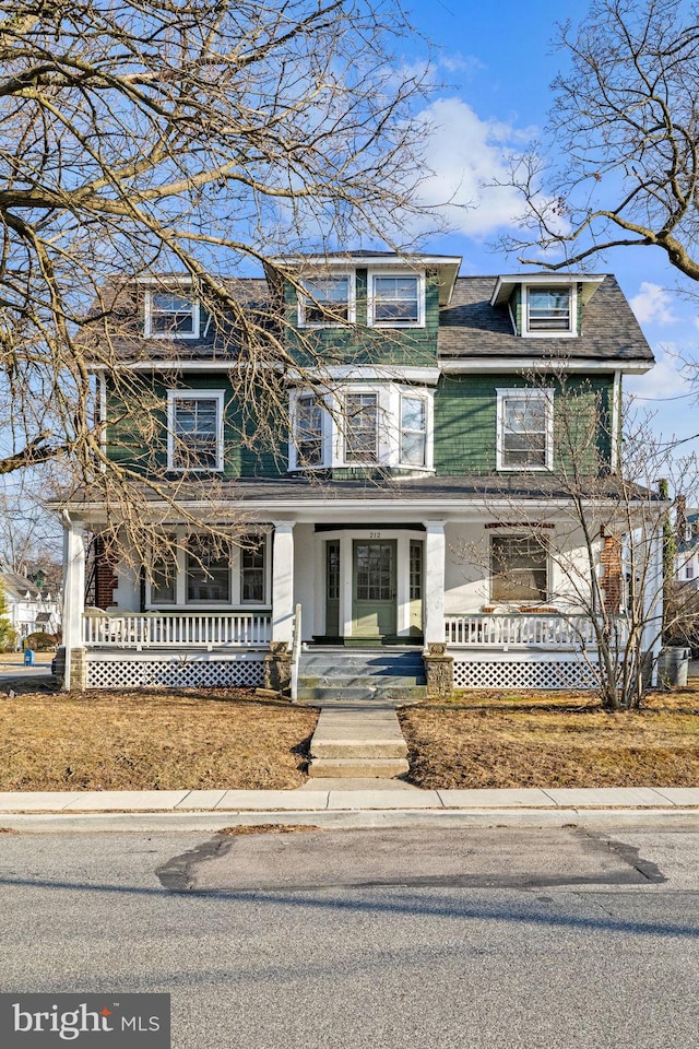 view of front of property featuring a porch