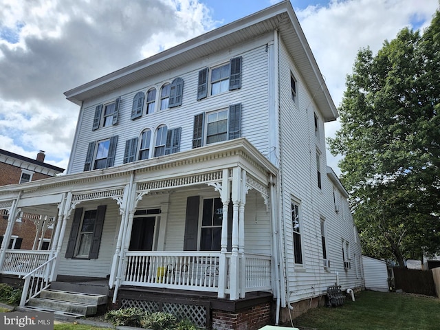 view of front of home with covered porch