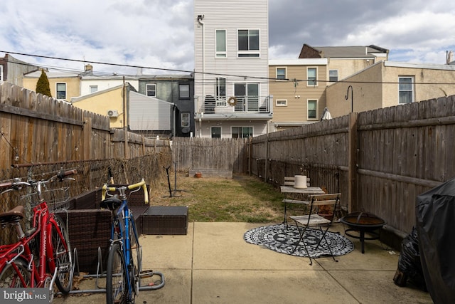 view of patio featuring a fenced backyard