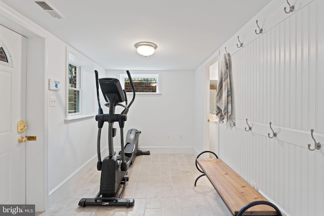 506 Ivy Cir, Alexandria, VA 22302 - exercise area featuring visible vents and baseboards