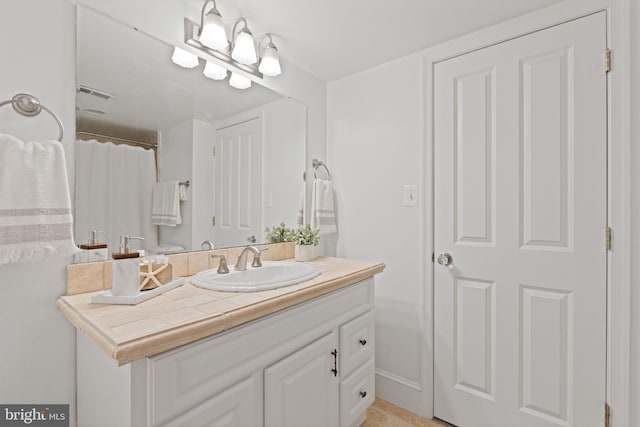506 Ivy Cir, Alexandria, VA 22302 - bathroom featuring vanity and visible vents