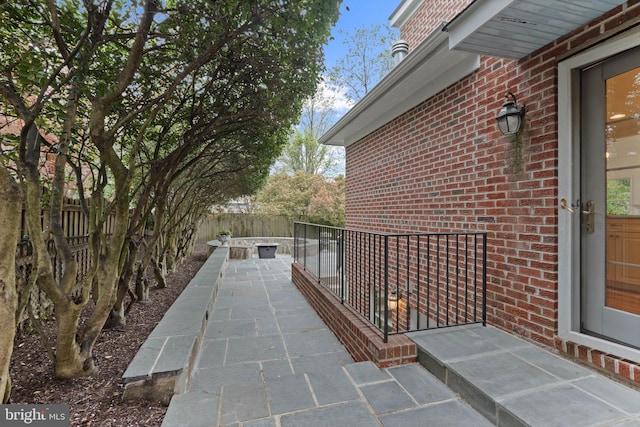 506 Ivy Cir, Alexandria, VA 22302 - view of patio / terrace with a fenced backyard