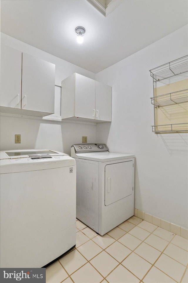 461 Apple Cross Rd, Harpers Ferry, WV 25425 - washroom featuring washer and clothes dryer and cabinet space