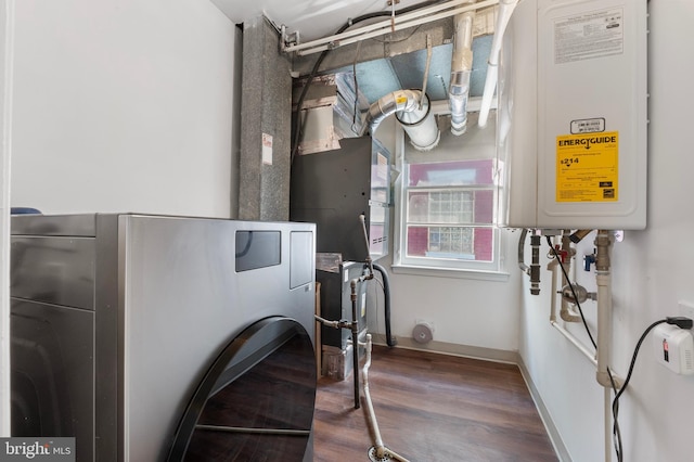 utilities with washer / clothes dryer