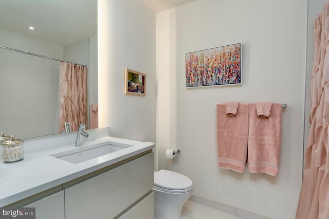 full bathroom with tile patterned flooring, vanity, toilet, and a shower with curtain