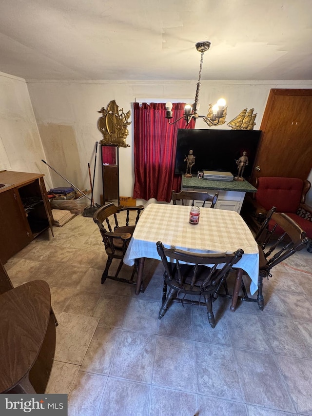 dining room with an inviting chandelier