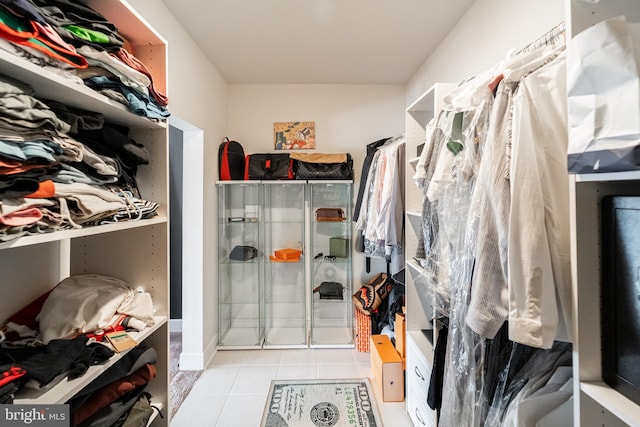 walk in closet featuring tile patterned floors