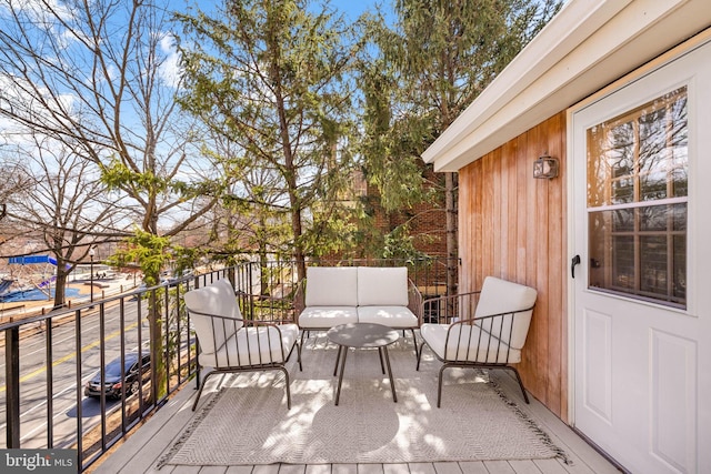 balcony featuring an outdoor hangout area