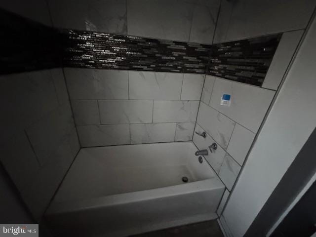 full bathroom with shower / bathing tub combination