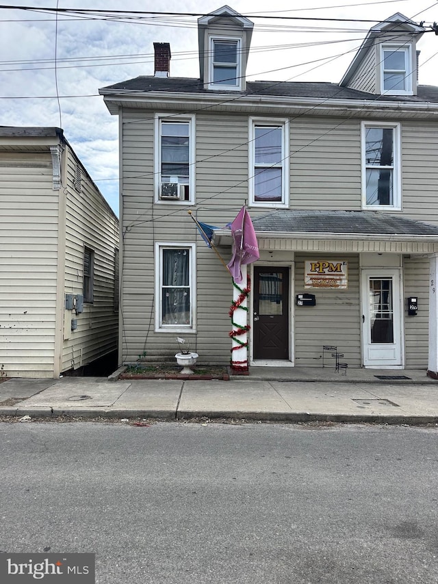 view of front of house