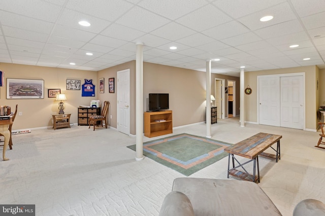 living area featuring carpet floors, recessed lighting, and baseboards