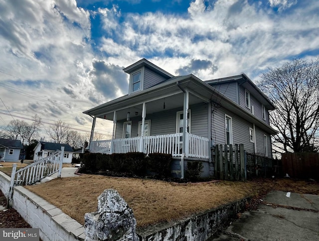 view of front facade featuring covered porch