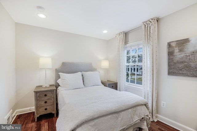 bedroom featuring recessed lighting, visible vents, baseboards, and dark wood-style flooring