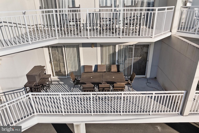 view of patio featuring outdoor dining area