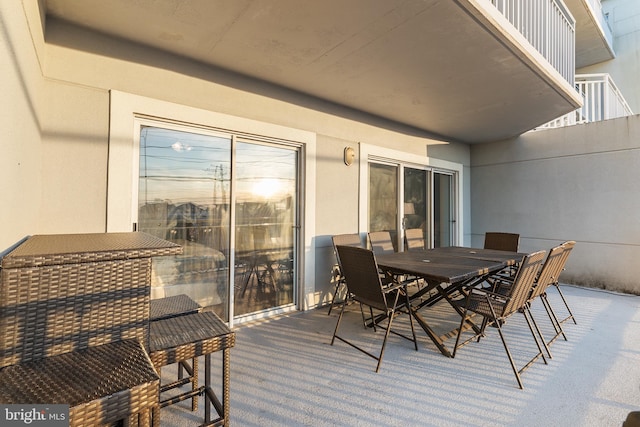 exterior space featuring outdoor dining area