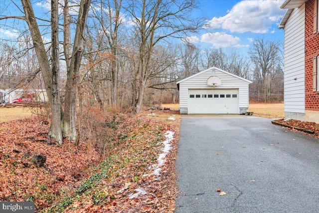 view of detached garage