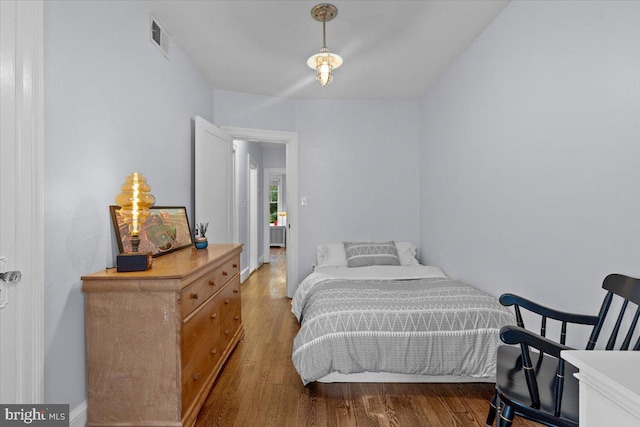 2652 Woodley Pl NW, Washington, DC 20008 - bedroom featuring wood finished floors