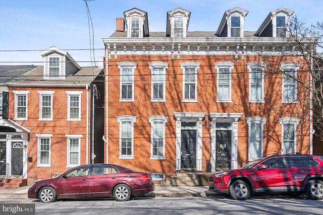 view of front facade with brick siding