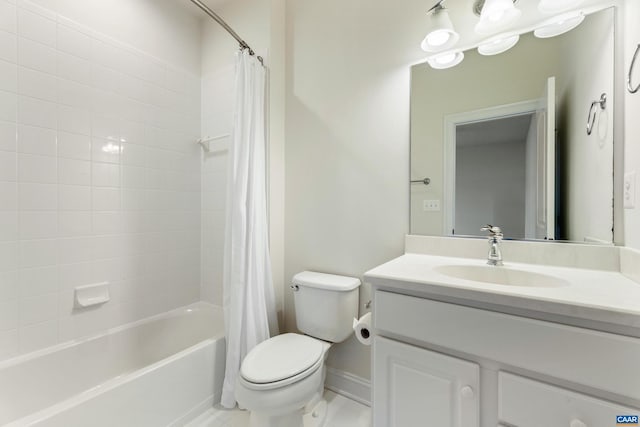 bathroom featuring shower / tub combo with curtain, vanity, and toilet