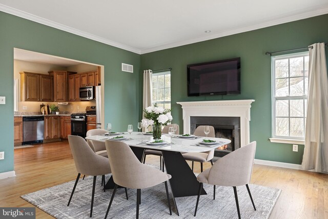 53 S Main St, Stockton, NJ 08559 - dining area featuring plenty of natural light, baseboards, light wood-style floors, and visible vents