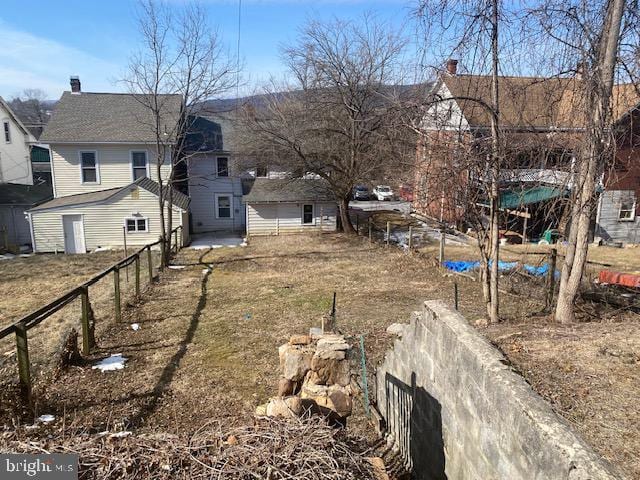 view of yard featuring fence