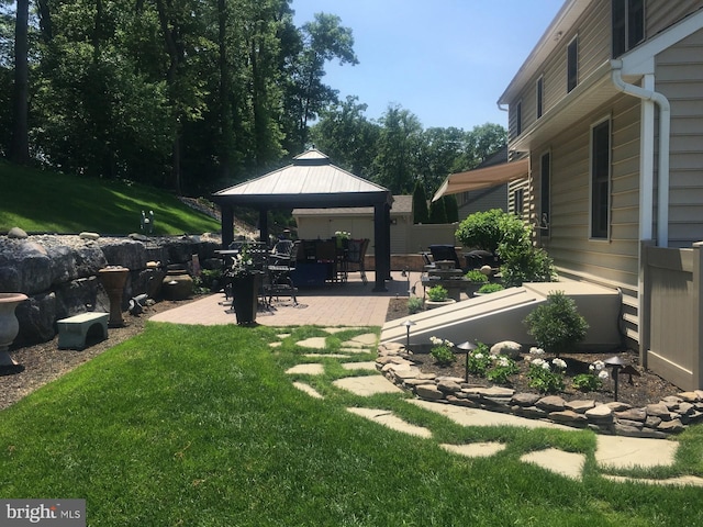 view of yard with a patio area