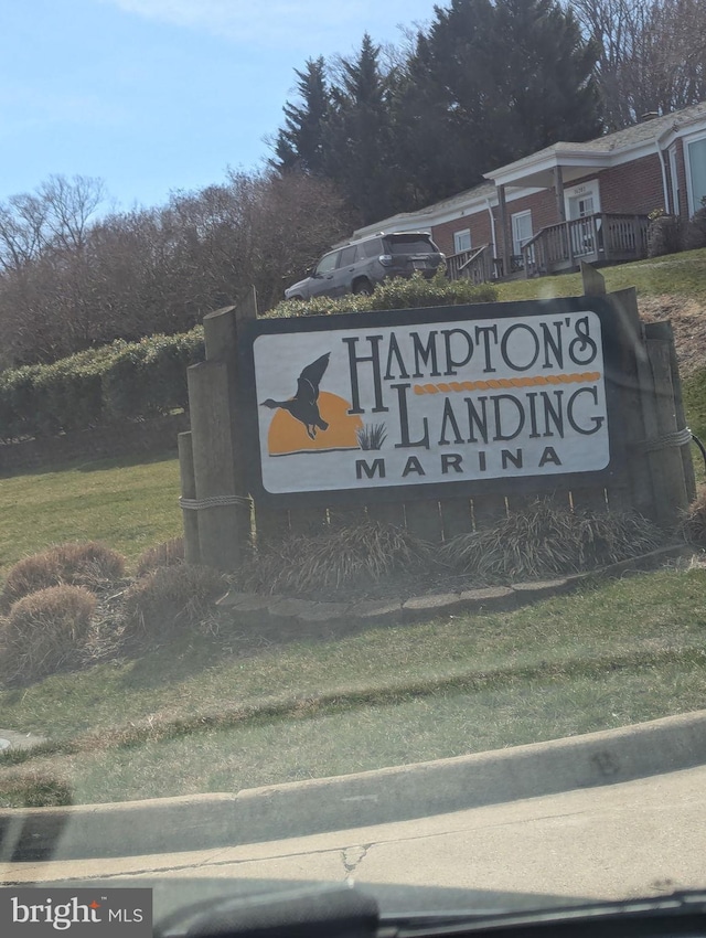 view of community / neighborhood sign