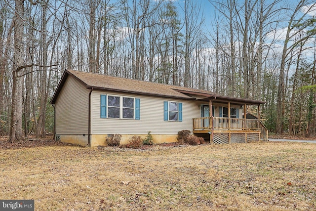 view of front of house featuring a porch and crawl space