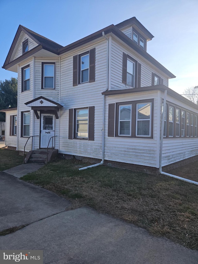 view of front of house