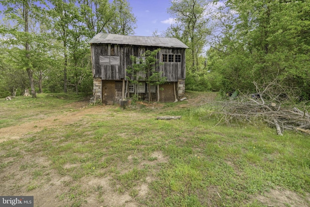 view of outdoor structure with an outdoor structure