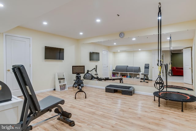 6735 Eckert Ct, Warrenton, VA 20187 - workout area with wood finished floors, recessed lighting, and baseboards