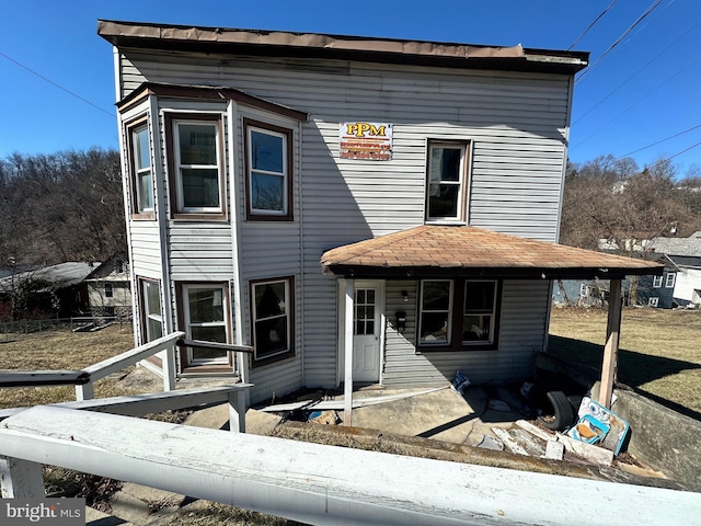 view of front of house