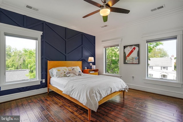 856 N Harrison St, Arlington, VA 22205 - bedroom featuring visible vents, ornamental molding, and baseboards