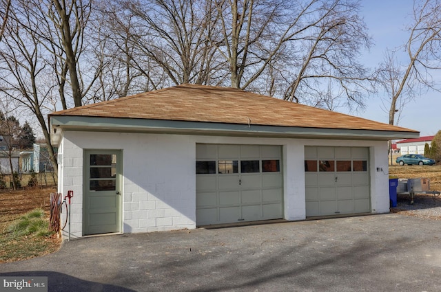 view of detached garage