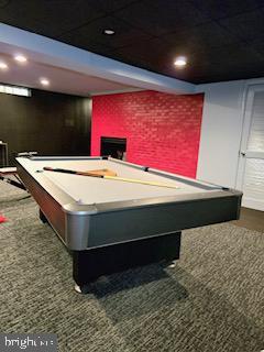 playroom with recessed lighting, carpet floors, and billiards