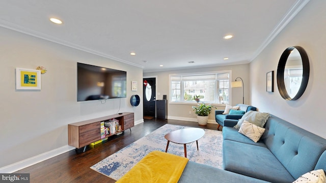 living room with baseboards, dark wood finished floors, crown molding, and recessed lighting