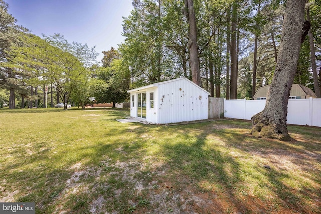 2115 Ruxton Dr, Salisbury, MD 21801 - view of yard featuring an outbuilding