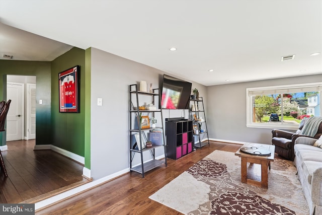 3246 Blundell Rd, Falls Church, VA 22042 - living room with recessed lighting, wood finished floors, visible vents, and baseboards