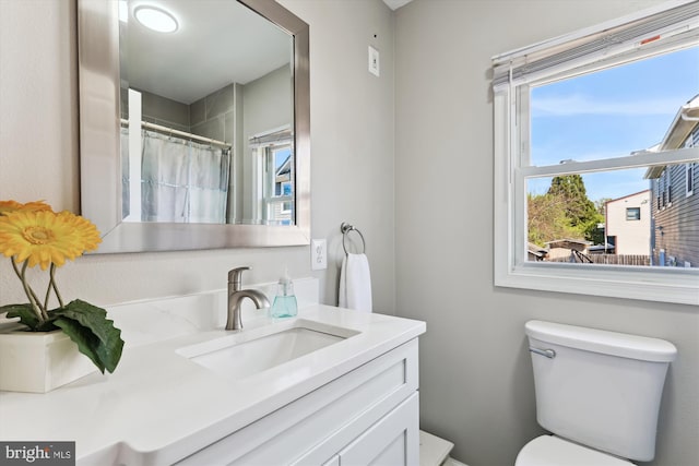 3246 Blundell Rd, Falls Church, VA 22042 - bathroom featuring toilet, vanity, and a shower with curtain
