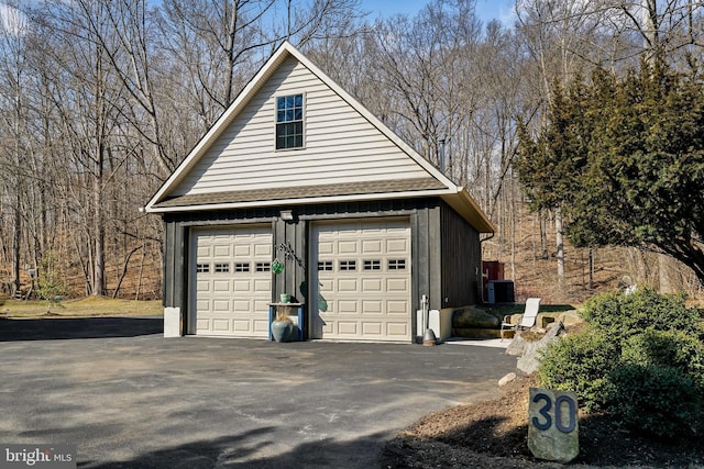 view of detached garage