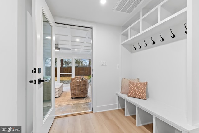 mudroom featuring baseboards, visible vents, a ceiling fan, wood finished floors, and recessed lighting