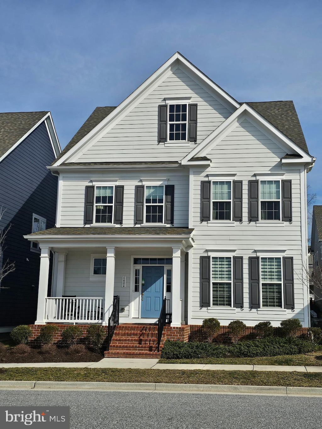 view of front of house with covered porch