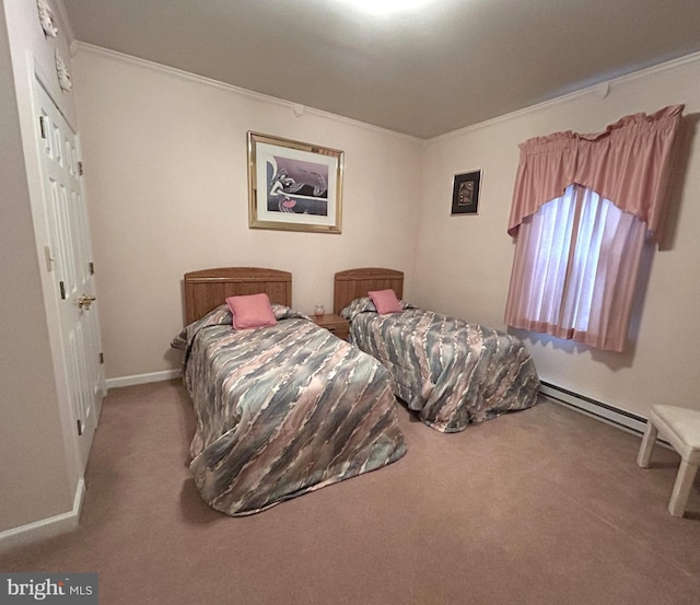 bedroom featuring baseboards, baseboard heating, carpet, and crown molding