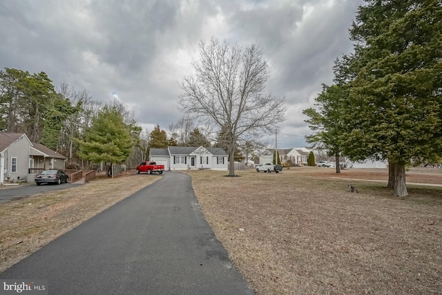 view of front of property featuring a residential view