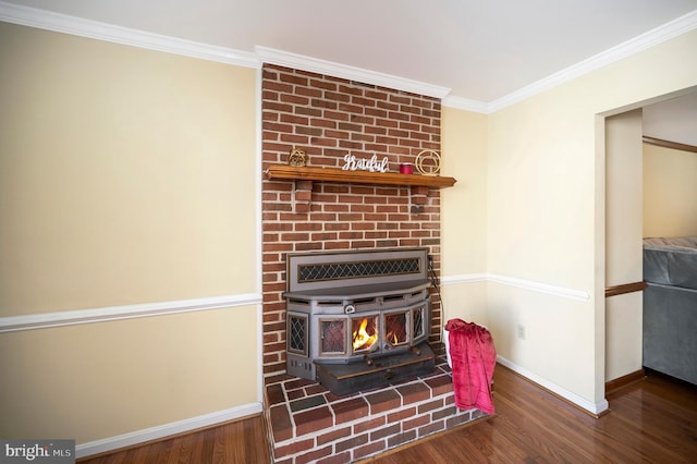 details featuring ornamental molding, baseboards, and wood finished floors