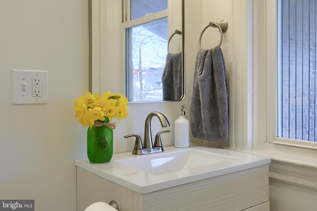 30 N Marshall St, Lancaster, PA 17602 - room details with vanity