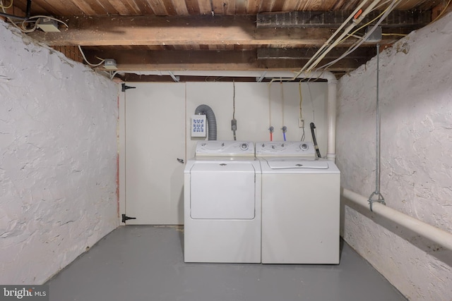 30 N Marshall St, Lancaster, PA 17602 - laundry area featuring washer and clothes dryer and laundry area